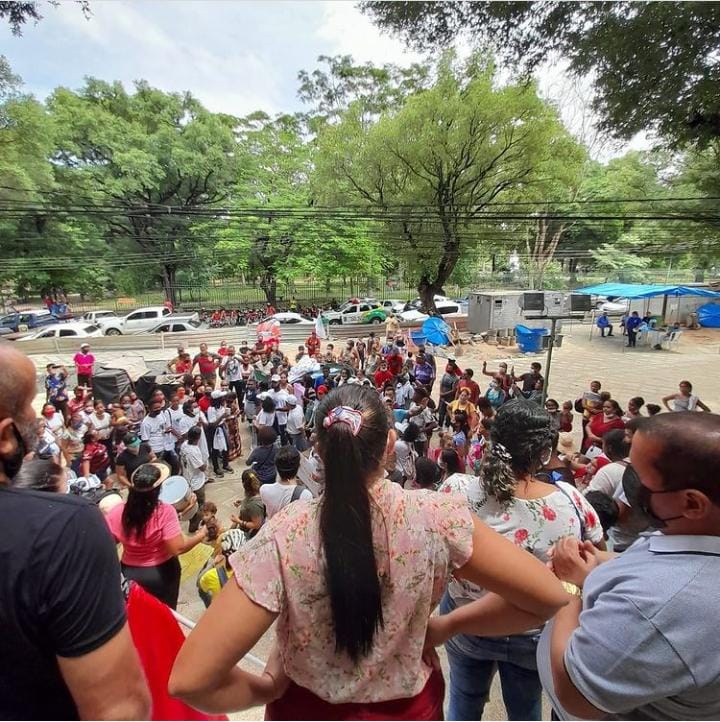Piauí: Prefeito de Teresina recebe professores e movimento popular a tiros de borracha e gás lacrimogênio