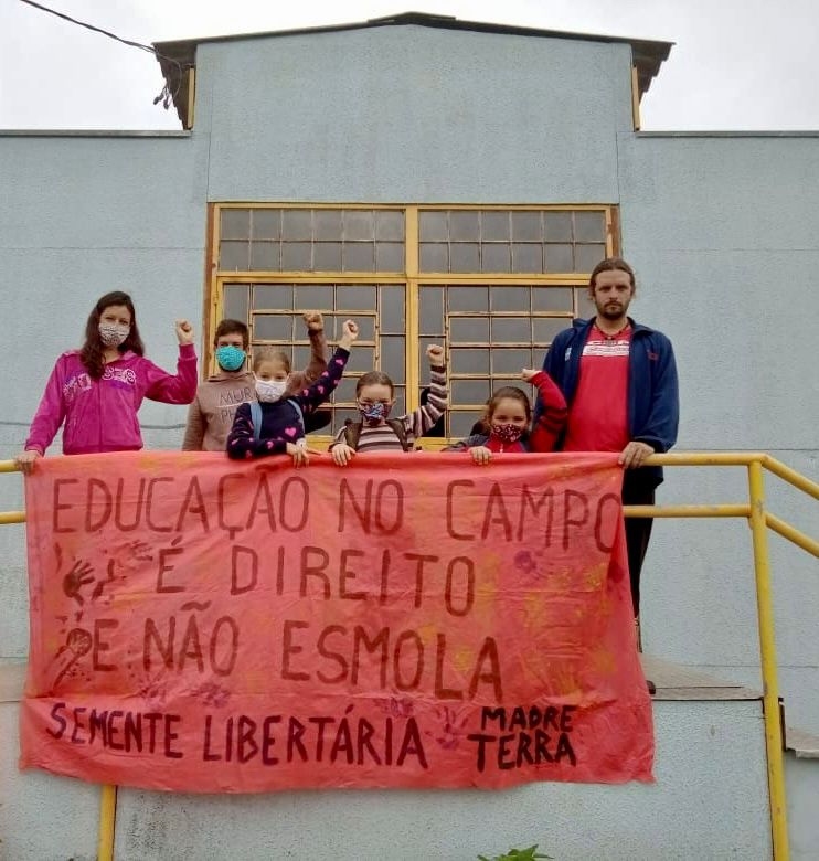 RS: Governo estadual fecha escola no Assentamento Madre Terra