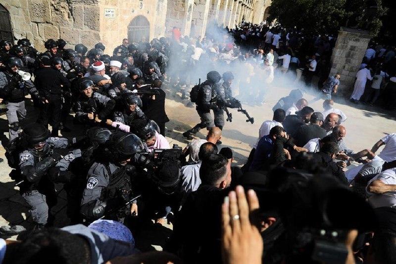 Profanação e violência na Mesquita de Al Aqsa: A face brutal da limpeza étnica sionista na Palestina