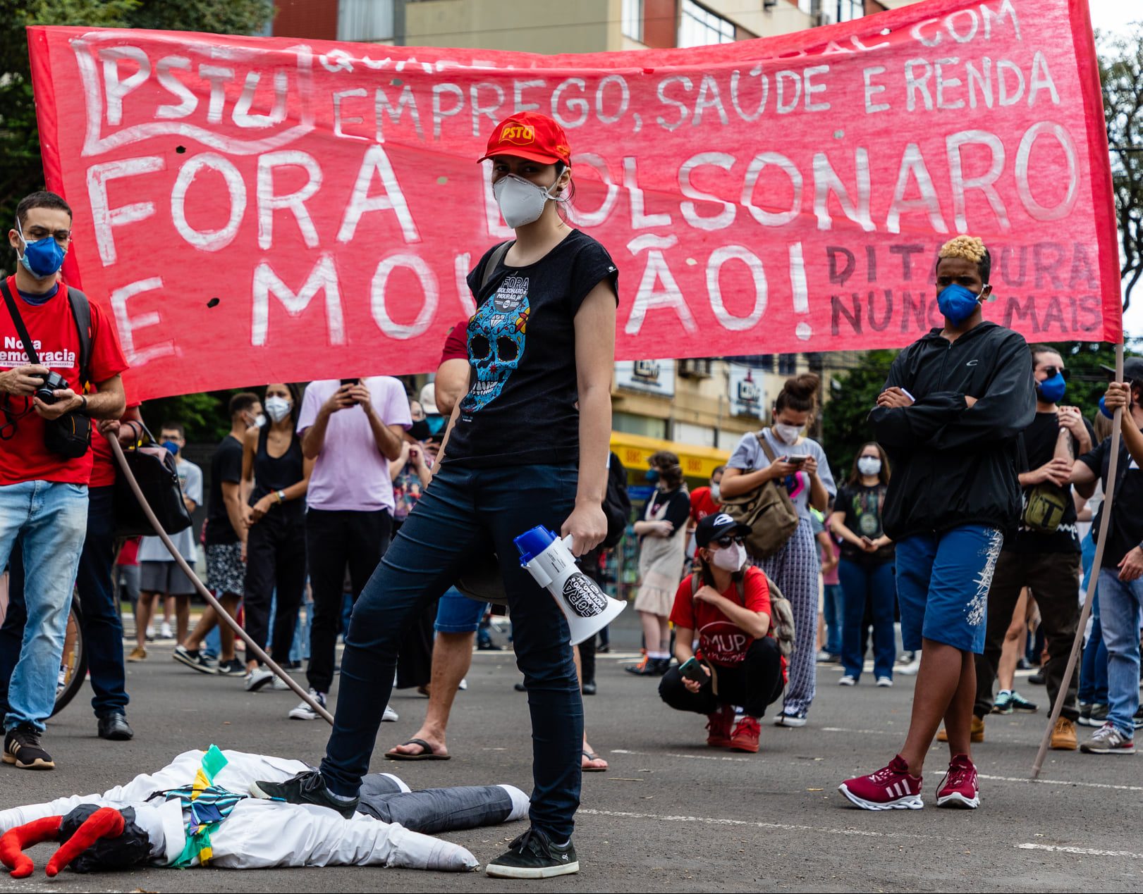 Para derrotar Bolsonaro nas eleições, PSTU chama voto crítico em Lula