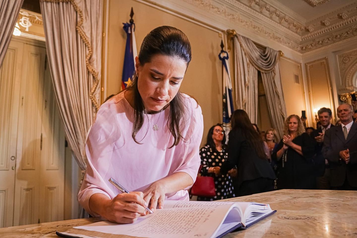 PE: Sobre a Reforma Administrativa de Raquel Lyra (PSDB) e o aumento dos salários dos deputados