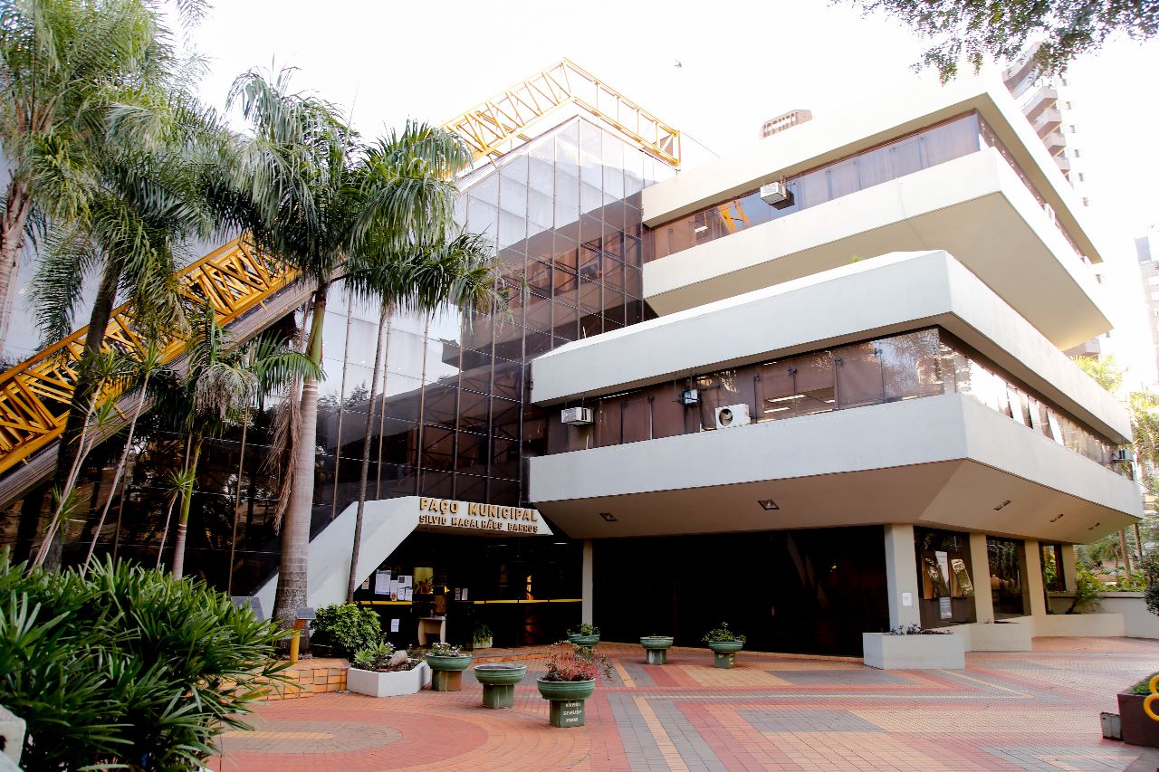 Prefeitura de Maringá vai pagar R$ 18 milhões para empresa investigada em esquema de corrupção em SC