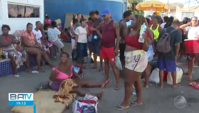 BA: Ambulantes sofrem humilhação e truculência na luta por cadastro para trabalhar no Carnaval