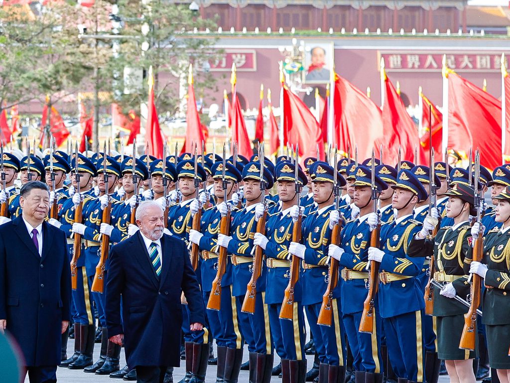 Lula volta da China com mais capitalismo na bagagem