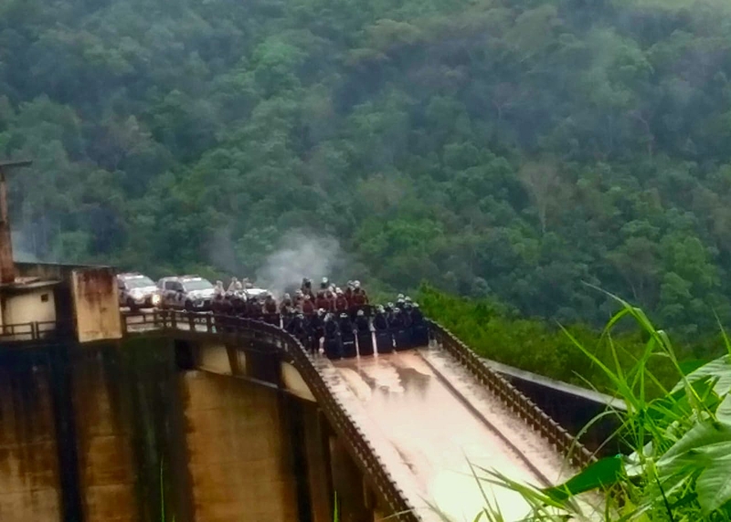Governador de SC reprime indígenas para fechar barragem e coloca populações inteiras em risco