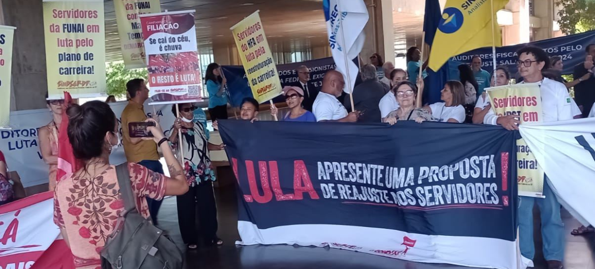 Governo Lula continua com proposta de reajuste zero para servidores e greves começam a ser anunciadas