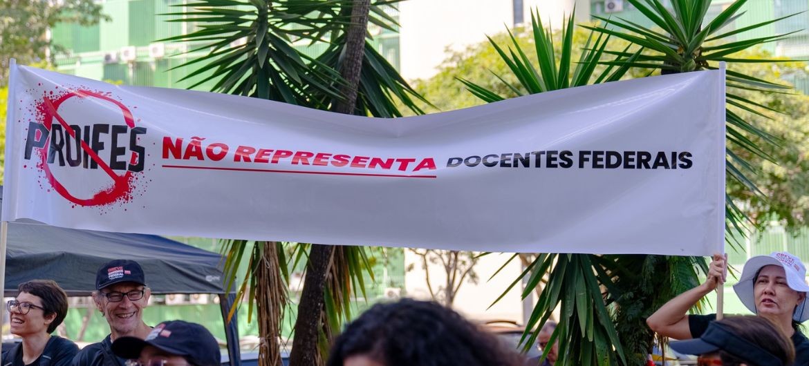 Mesmo com manobra antidemocrática de Lula, greves dos servidores devem continuar