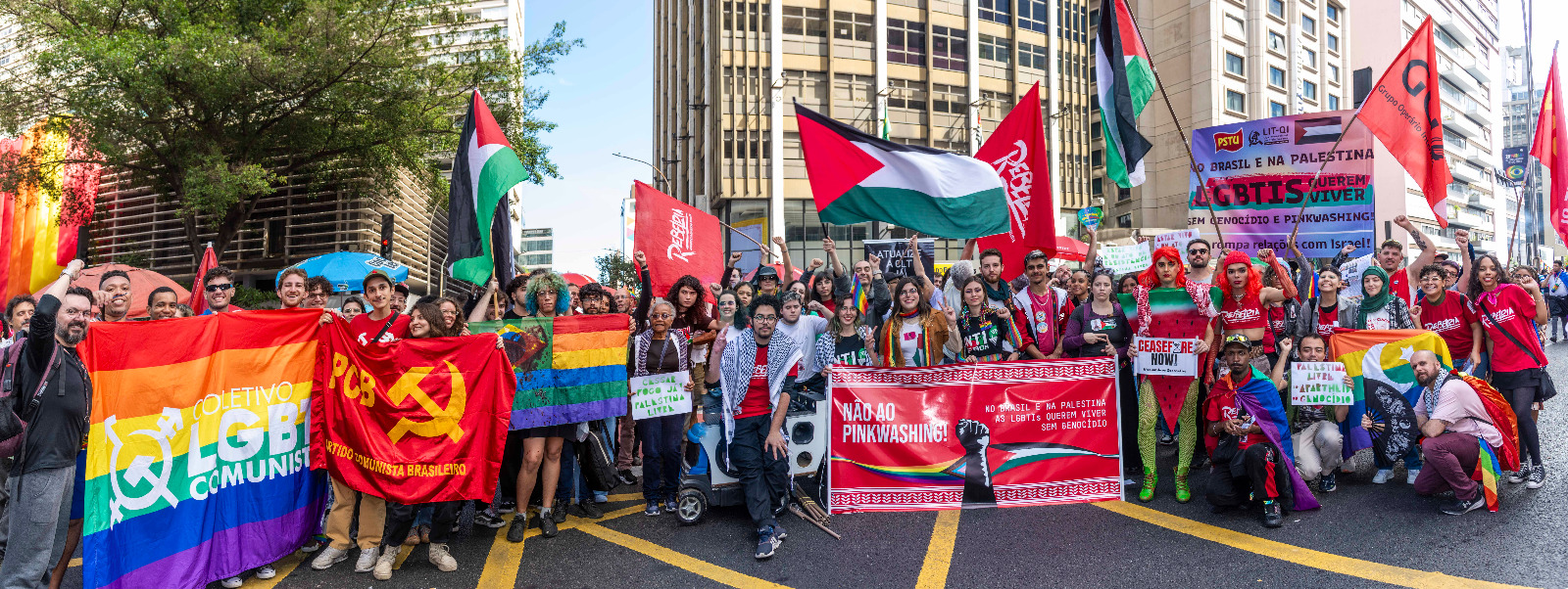 Parada do Orgulho LGBTI+ de São Paulo: Bloco independente ergueu, lado a lado, as bandeiras do arco-íris e da Palestina