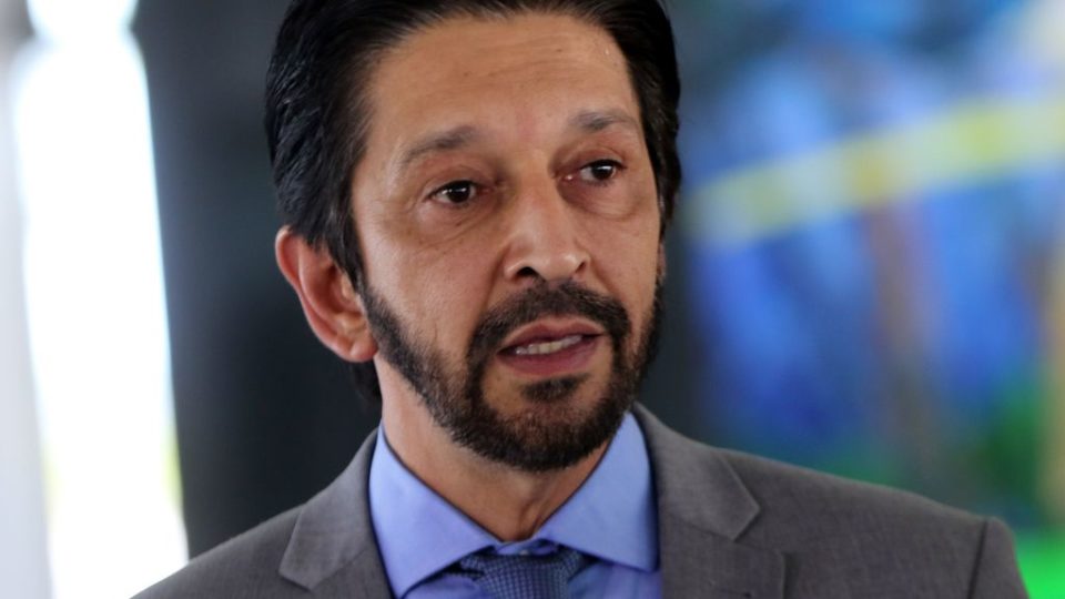 A São Paulo da propaganda de Ricardo Nunes só existe para os bilionários