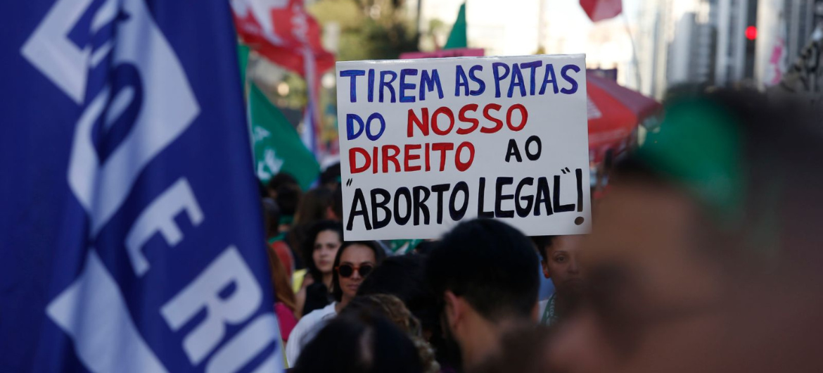 Criança não é mãe! Movimentos de mulheres organizam atos contra a PEC 164 nesta quarta-feira (4)