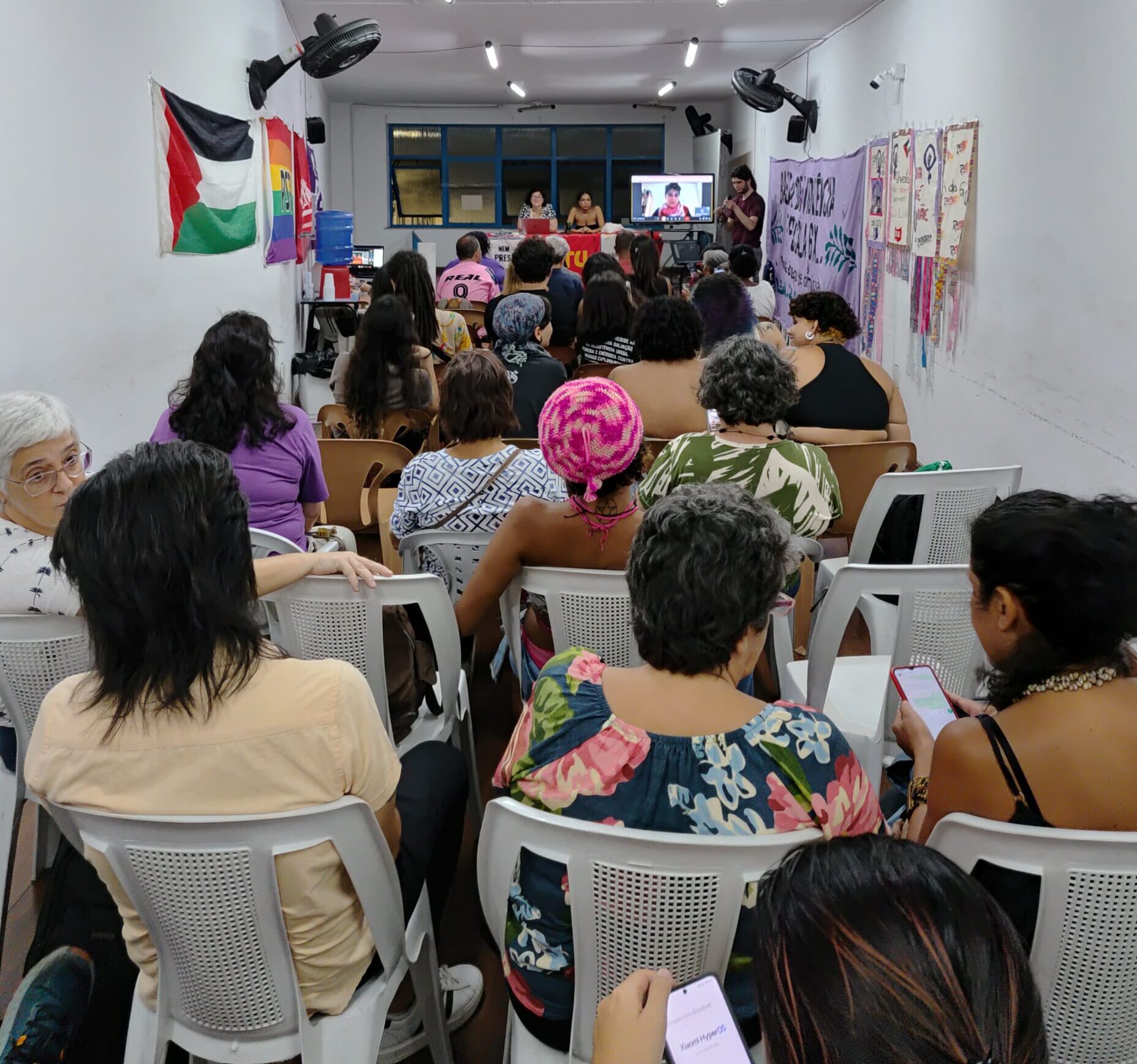 Os ataques de Trump aos direitos reprodutivos e à comunidade LGBT e a resposta socialista