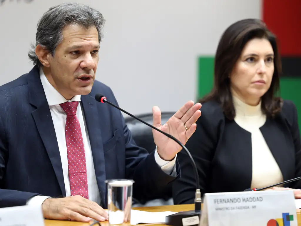 Governo Lula anuncia corte de mais de R$ 30 bilhões para enquadrar orçamento ao Arcabouço Fiscal