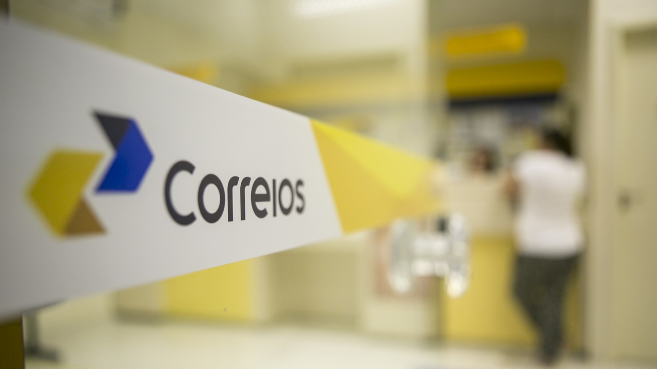 Correios: Precarização e ataques aos trabalhadores reabrem as portas para privatização