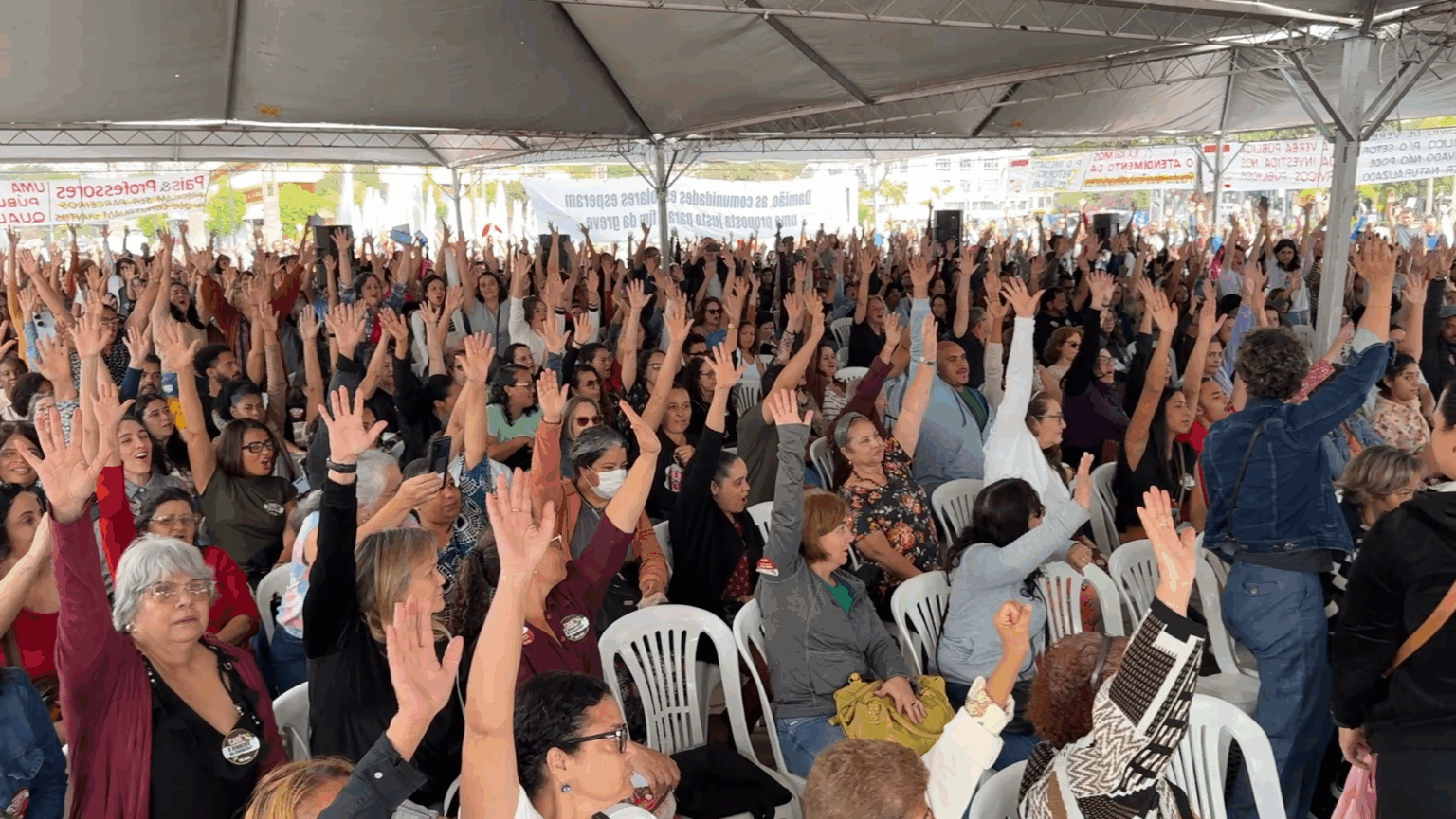 MG: Greve da educação municipal de Belo Horizonte segue forte