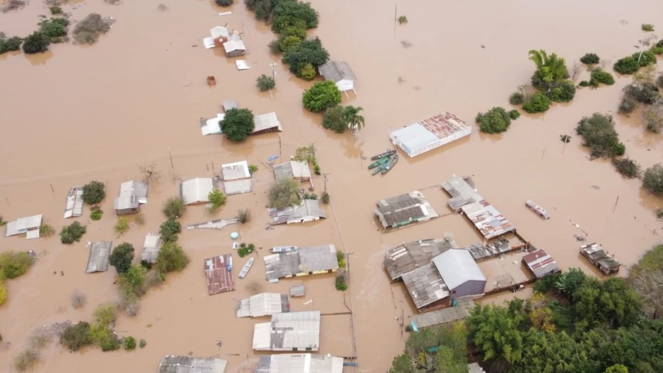 Crise no RS: eventos climáticos extremos, inércia dos governos e luta por reparação e prevenção