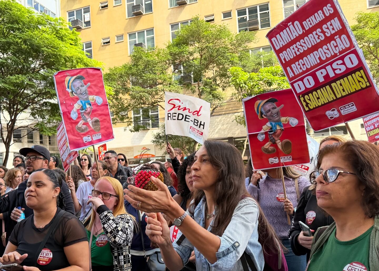 Belo Horizonte: Professores da rede municipal seguem em greve