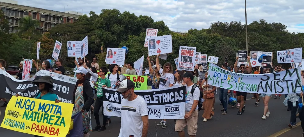 PL da Devastação entra na pauta de votação da Câmara em meio a protestos em todo o país