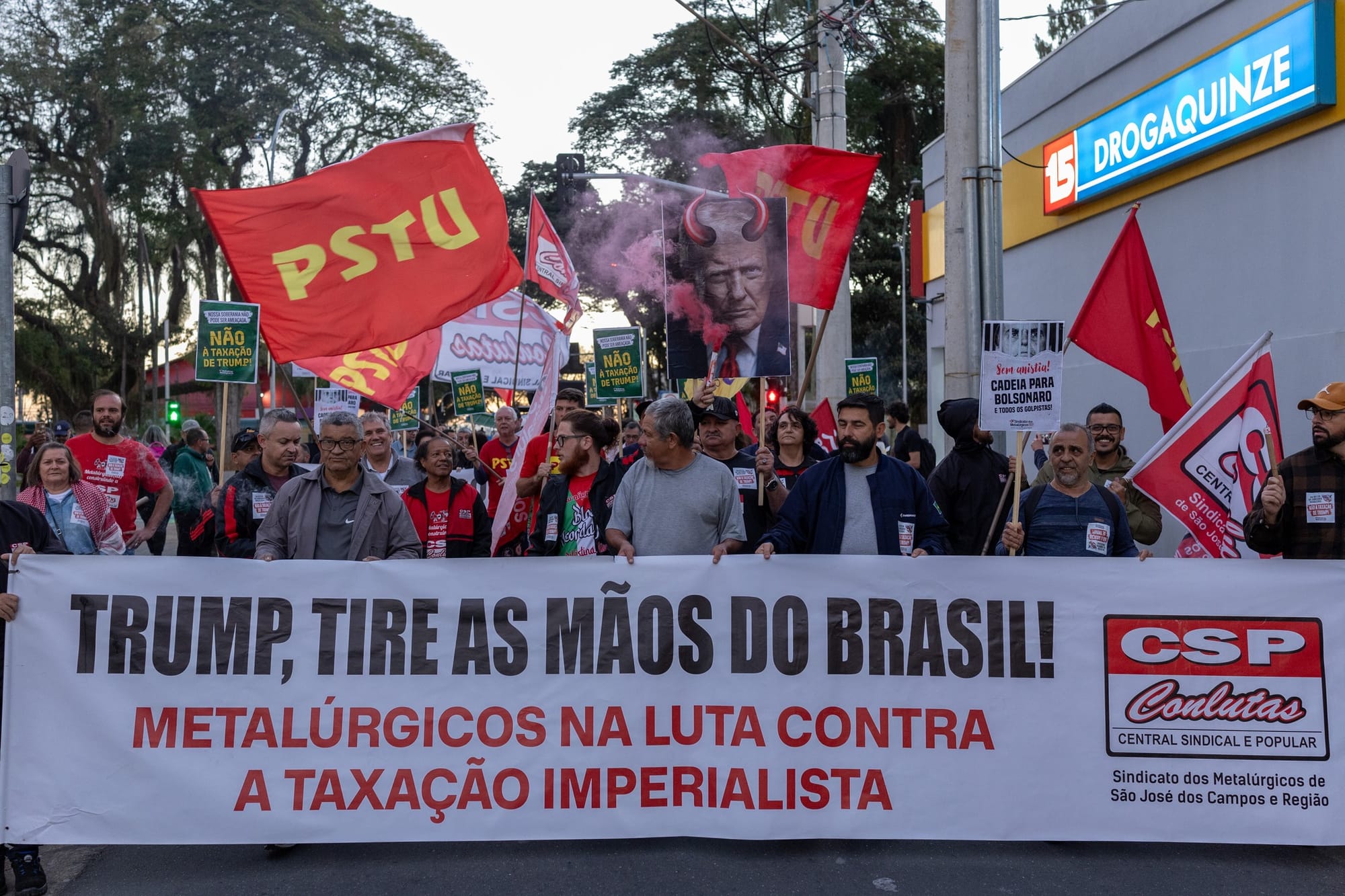 Sobre o sectarismo, o oportunismo e as relações com o governo Lula na luta contra Trump