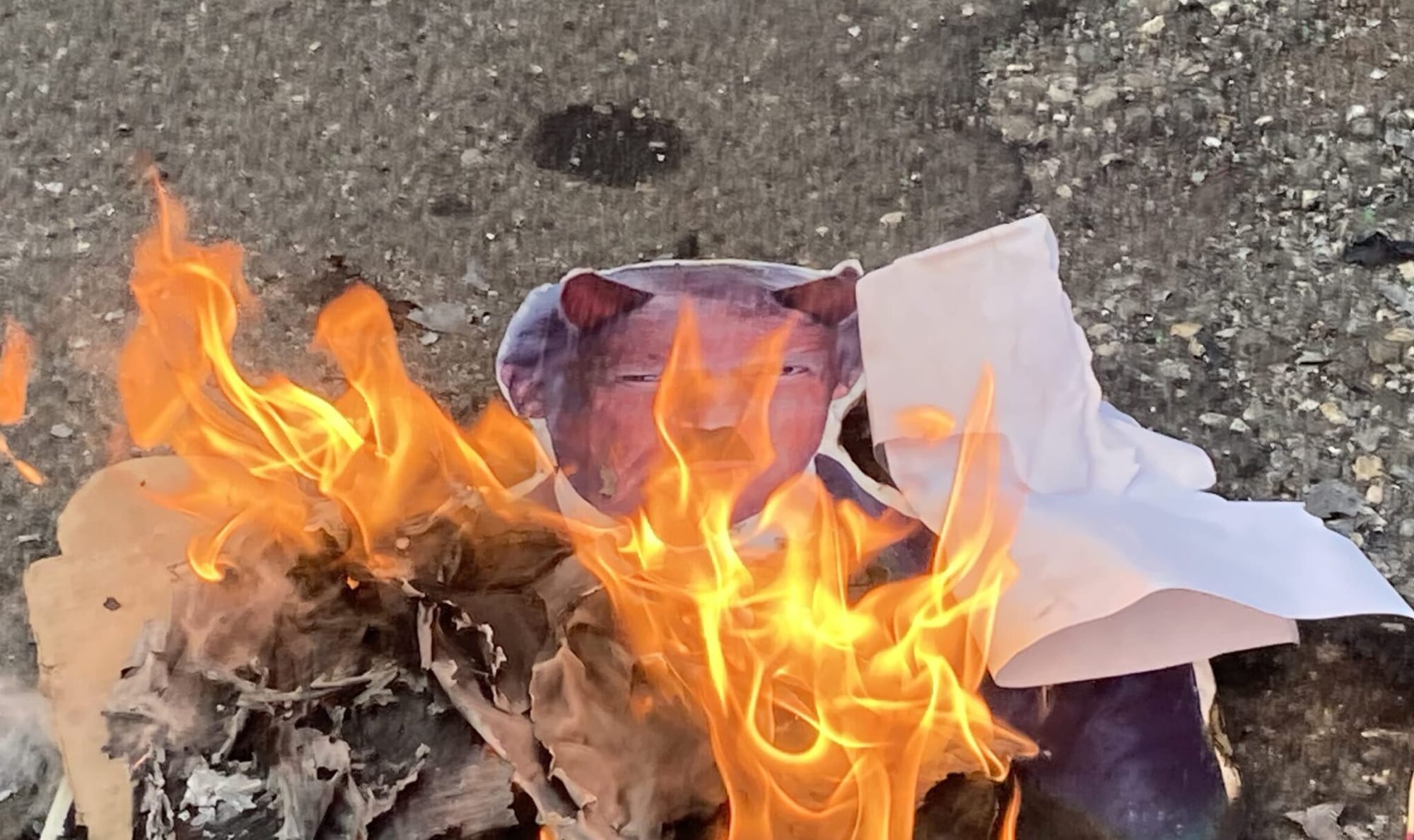 Trump quer o Brasil de joelhos: Após tarifaço, dobra a aposta e ataca o Pix e a 25 de Março