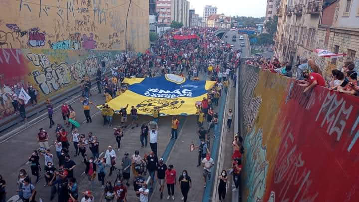 Correios: "Privatização vai gerar tarifas altas e muitos municípios carentes ficarão sem assistência postal"