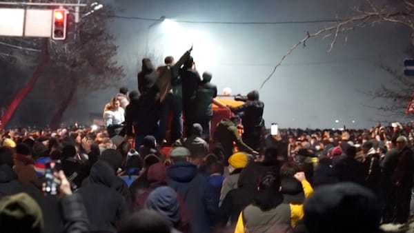 Um levante popular no Cazaquistão! Fora as tropas russas do Cazaquistão! Abaixo o governo Nazarbayev-Tokayev!