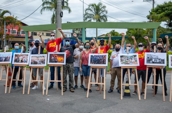 Exposição fotográfica e panfletagem dão inicio às atividades sobre os 10 anos da desocupação do Pinheirinho