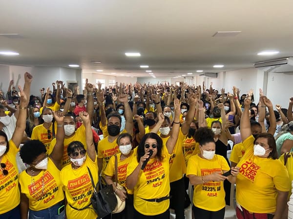 BA: Trabalhadores da Educação de Feira de Santana mantém a greve