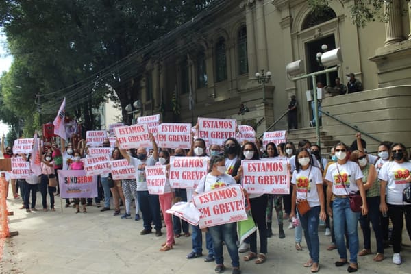 PI: Governos realizam manobras para expropriar salários da(o)s trabalhadora(e)s da educação pública