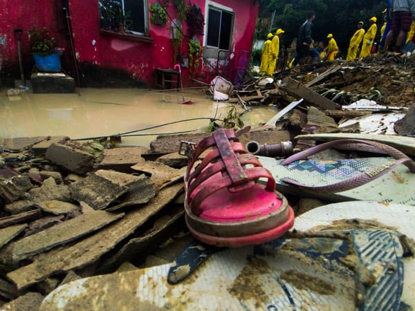 Chuvas em PE: Mortes e drama são de responsabilidade de Bolsonaro, do governador Paulo Câmara e dos prefeitos