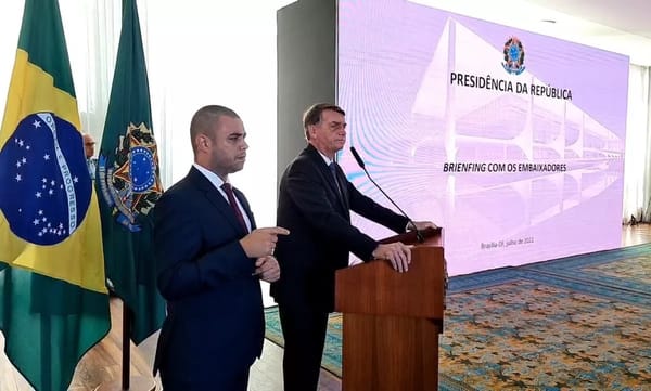 Bolsonaro golpista imita Trump e ameaça as eleições