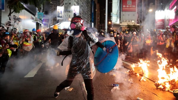 Livro: Estudar a “Revolta de Hong Kong” é fundamental para compreender o mundo atual
