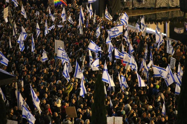 Os protestos contra Netanyahu e a farsa da democracia israelense