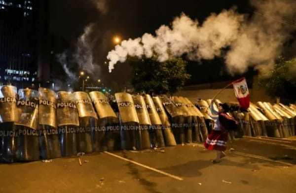 Lula, exija a renúncia da presidente do Peru e a convocação de eleições gerais!