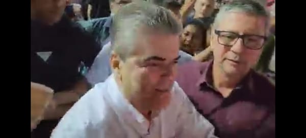 Profissionais da educação são agredidos por capangas do prefeito Wilson Reis e de seu sobrinho em Duque de Caxias (RJ)