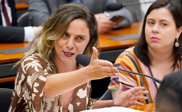 Sobre a abstenção de alguns parlamentares do PSOL na Reforma Tributária