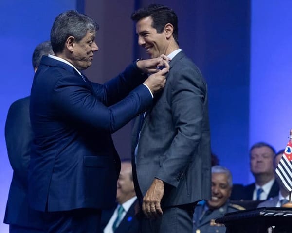 Medidas antipedagógicas e antidemocráticas do governo Tarcísio Freitas precisam ser derrubadas na rua