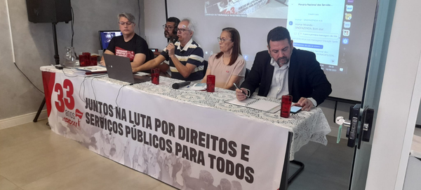 Plenária dos servidores públicos aprova calendário e indica 3 de outubro como dia nacional de luta e paralisações