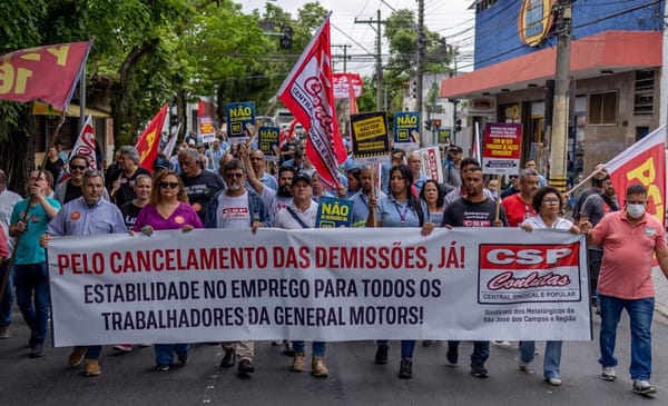 SP: Protesto em São José dos Campos, contra demissões na GM, reúne mil trabalhadores