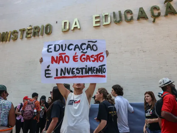 No governo Lula, a Educação está nas mãos dos grandes grupos empresariais