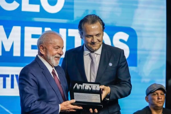 Para continuar privilegiando os bilionários, governo tira cada vez mais os pobres do Orçamento