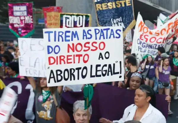 "Desde a concepção": como a proposta de mudança no Código Civil pode proibir totalmente aborto e acabar com fertilização in vitro