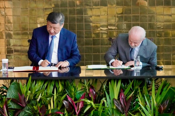 Subordinação à China não é alternativa à dominação dos EUA