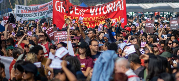 DF: Com manobra de direção cutista, greve da educação é encerrada sob protestos