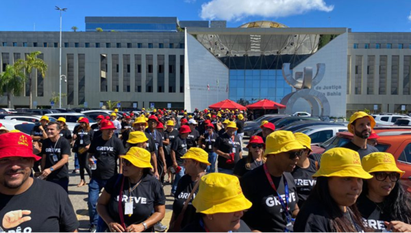 BA: Servidores do judiciário estadual rejeitam propostas do Tribunal e mantêm greve