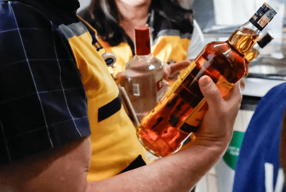 Metanol, etanol e poder: sobreposição de crimes, omissão estatal e uma tragédia anunciada