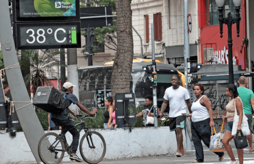 As ondas de calor e o colapso ambiental sob o capitalismo